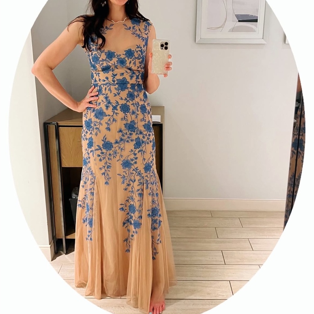 BCBG Maxazaria Dress Veronique Lace Dress Formal gown size 4 - Picture 11 of 12